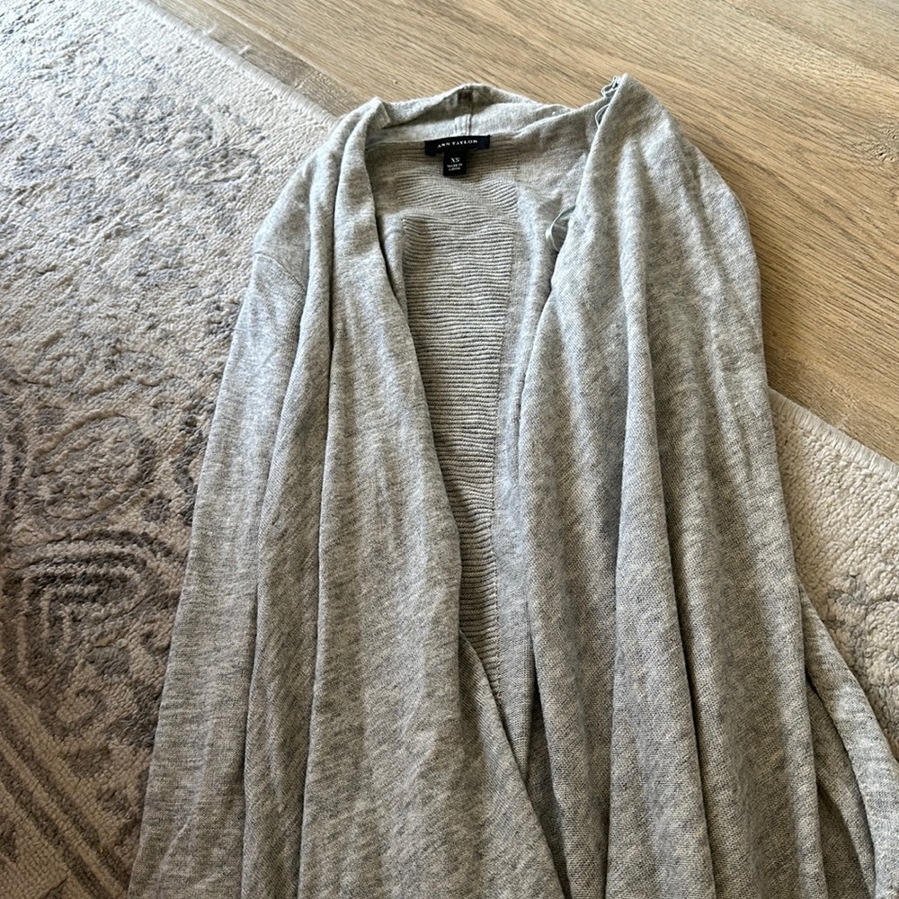Ann Taylor gray cardigan